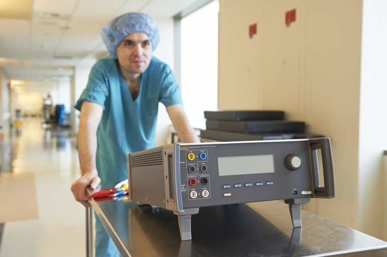 QA-ES III Analizador Electrobisturies