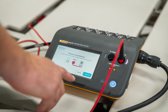 Fluke Biomedical ESA715 